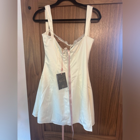 House of CB Adriana IVORY SATIN AND LACE MINI DRESS - Picture 6 of 8